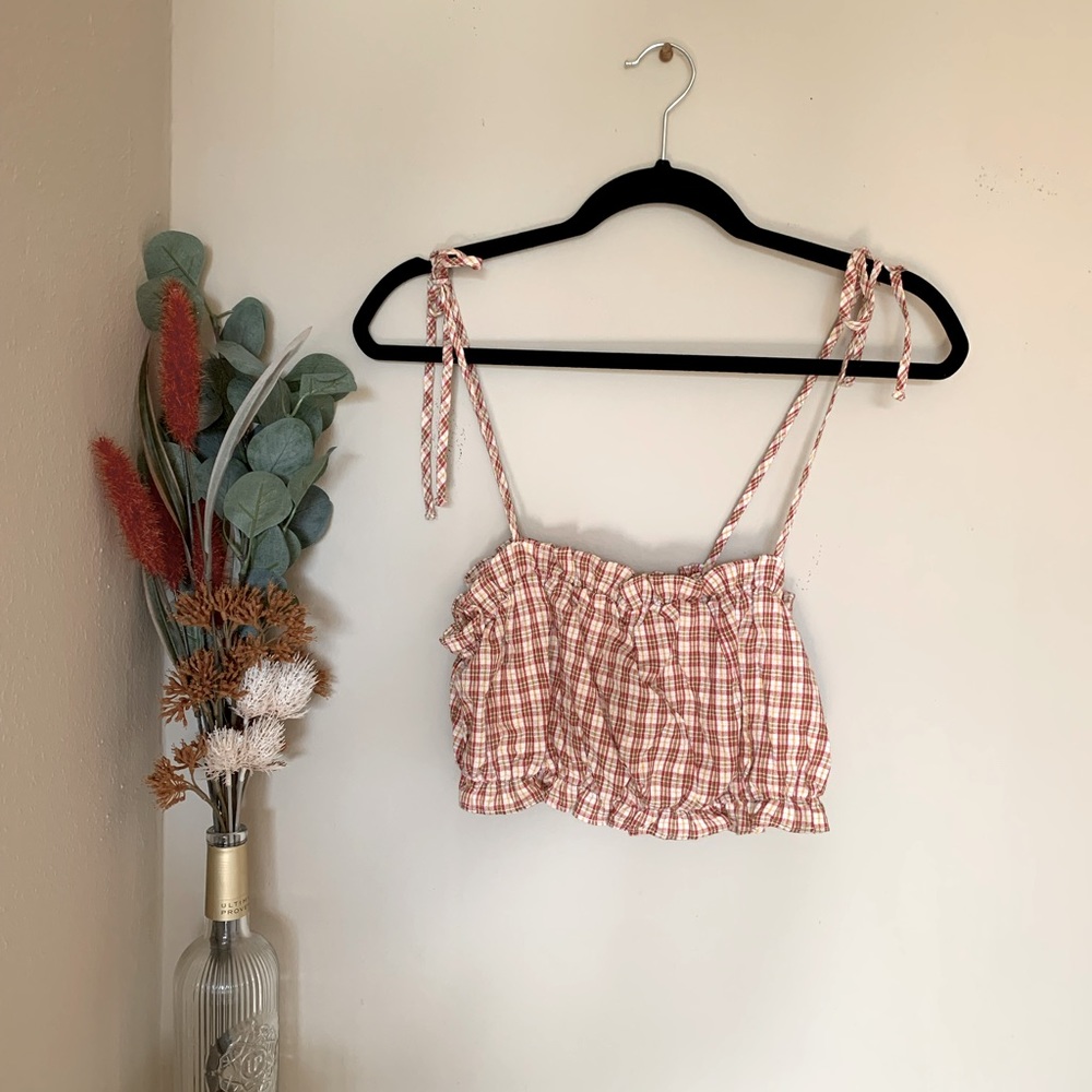 UO crop tank size sm